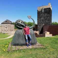 Akan569